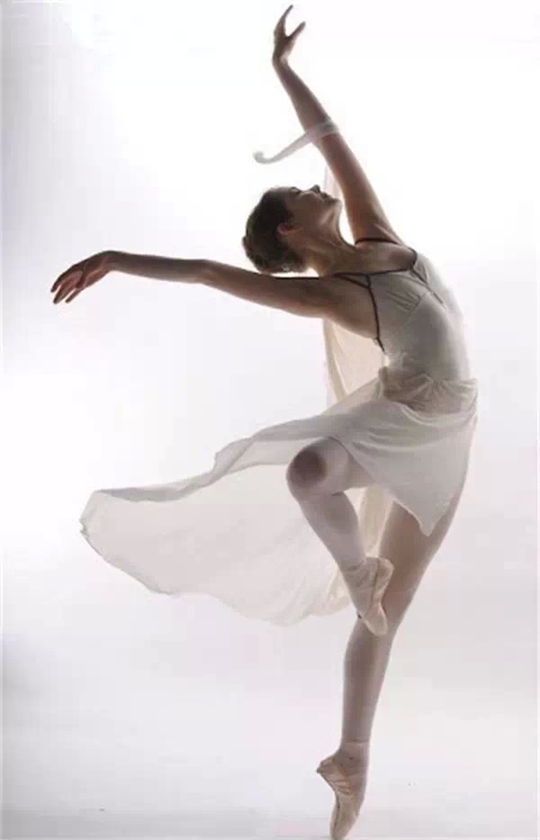 舞台使用专业舞台木地板能让舞者超常发挥 